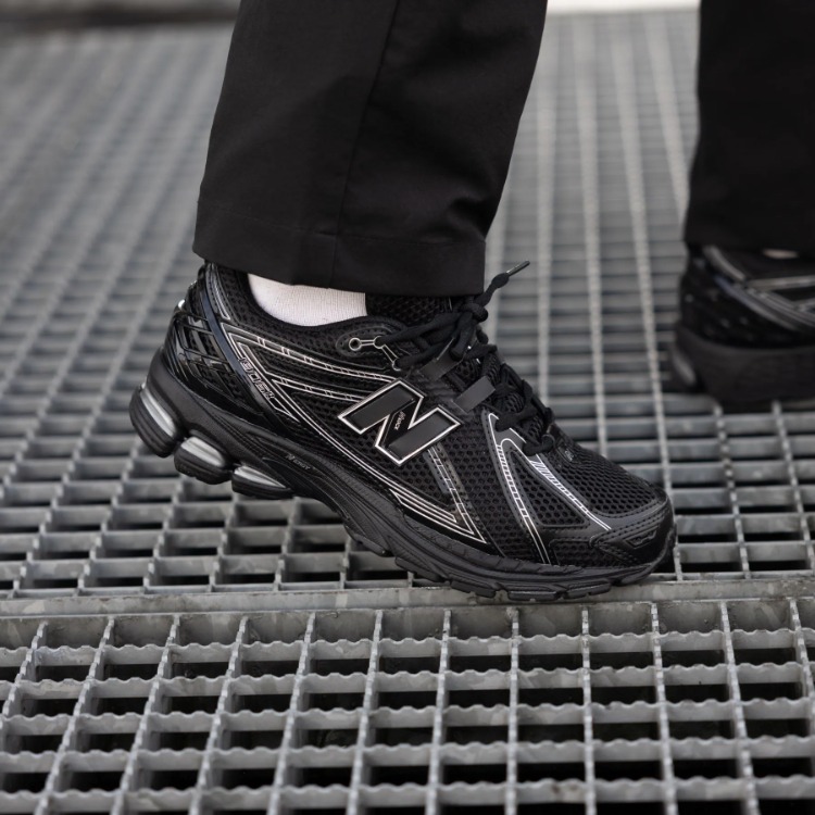 New Balance 1906R Black