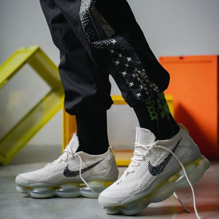 Nike Scorpion Flaying Lemo