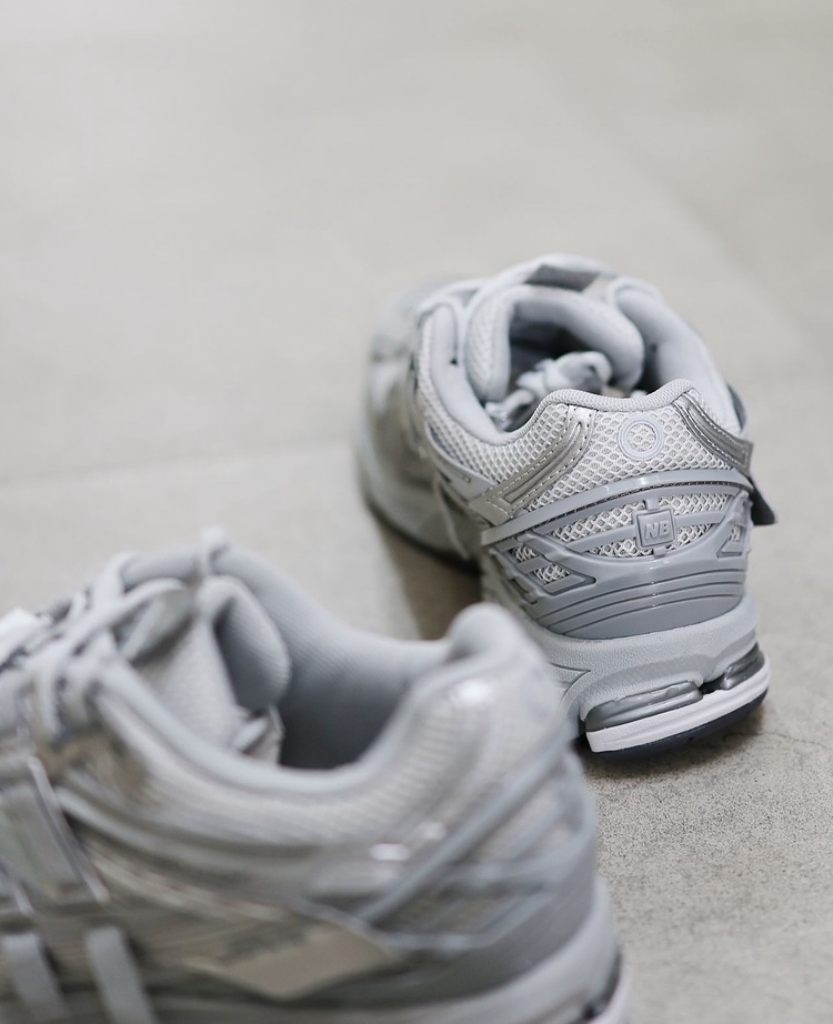 New Balance 1906A Concrete Silver Metallic