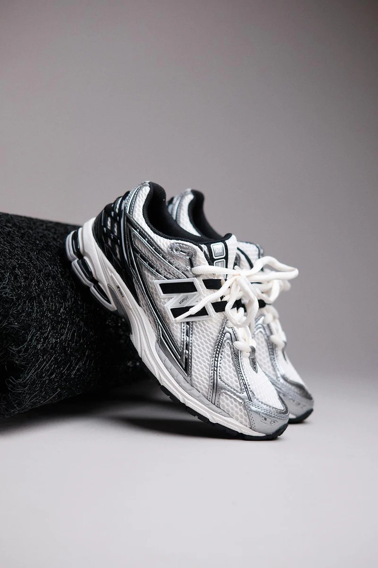 New Balance 1906R Silver Metallic Black M1906RER