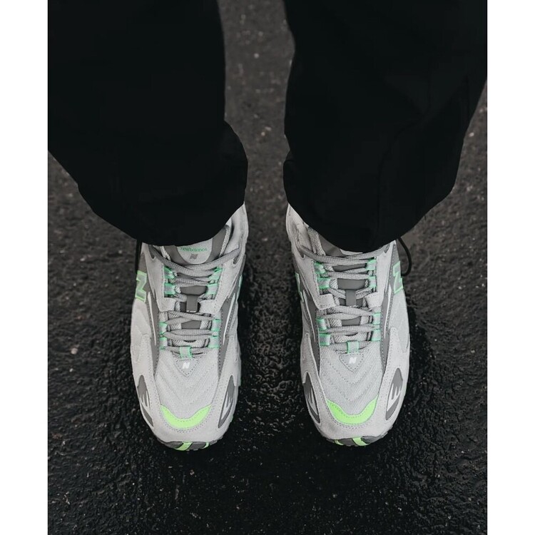 New Balance 725 Grey Green