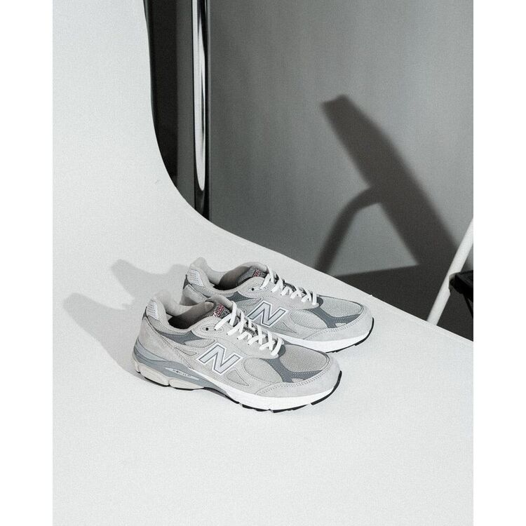 New Balance 990v3