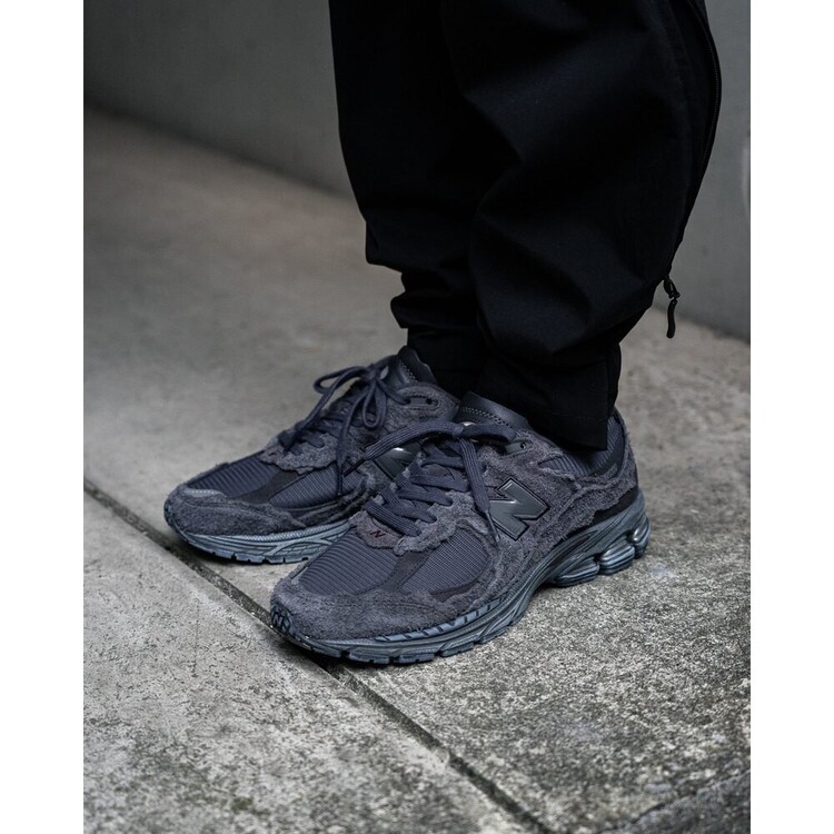 NEW BALANCE 2002R PROTECTION PACK PHANTOM