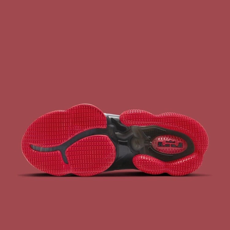 Lebron 19