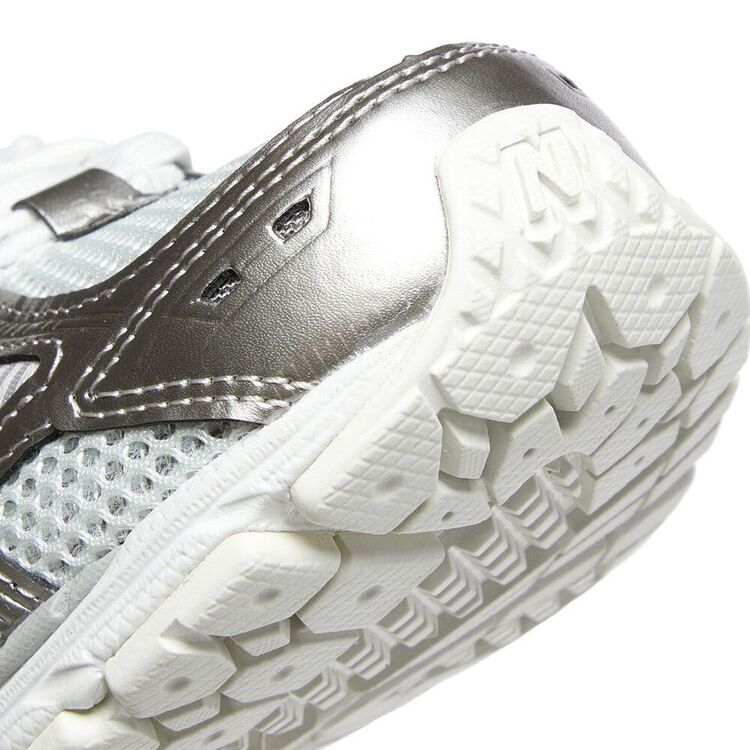New Balance 1906R Silver