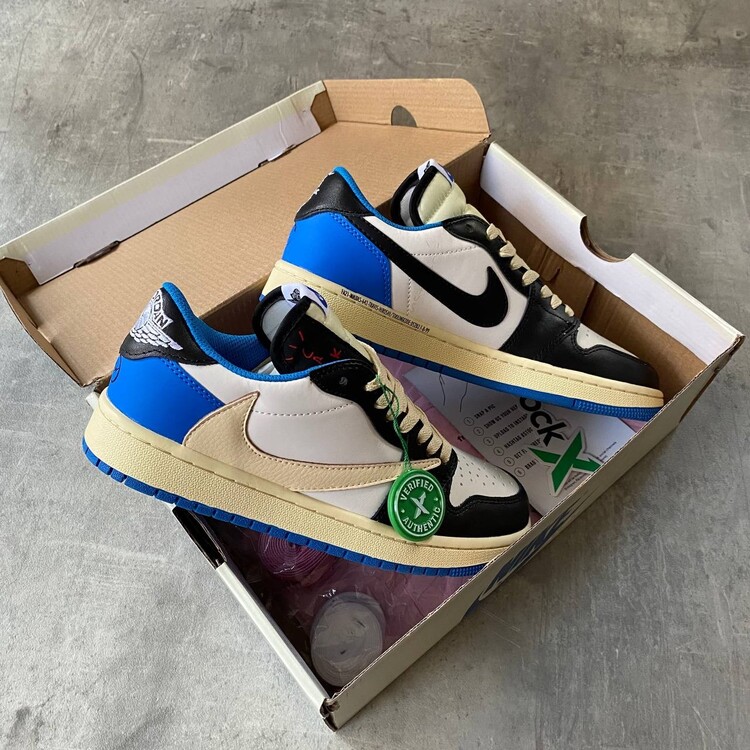 Travis Scott x Fragment x Air Jordan 1 Low