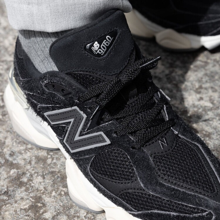 NB 9060 SEA SALT BLACK “SUEDE”