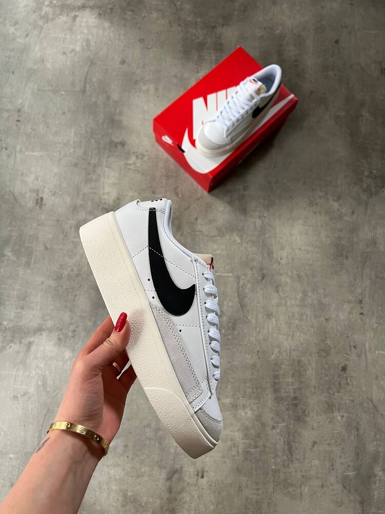 Blazer Low Platform White & Black