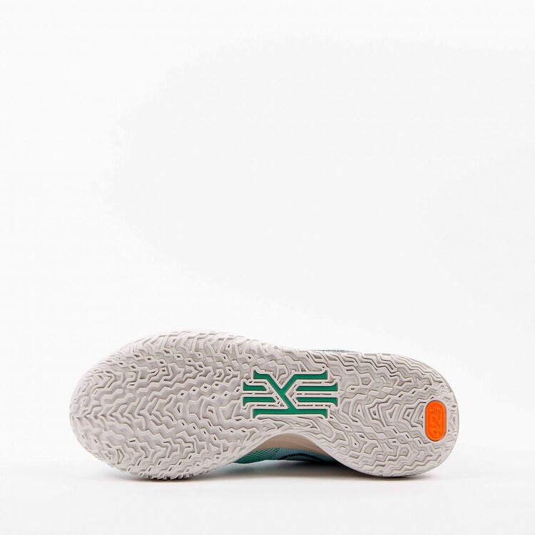 Kyrie 7 “COPA”