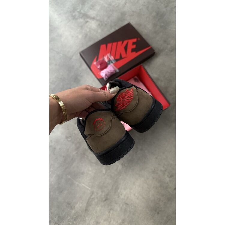Travis Scott x Air Jordan 1 Low OG ‘Velvet Brown”
