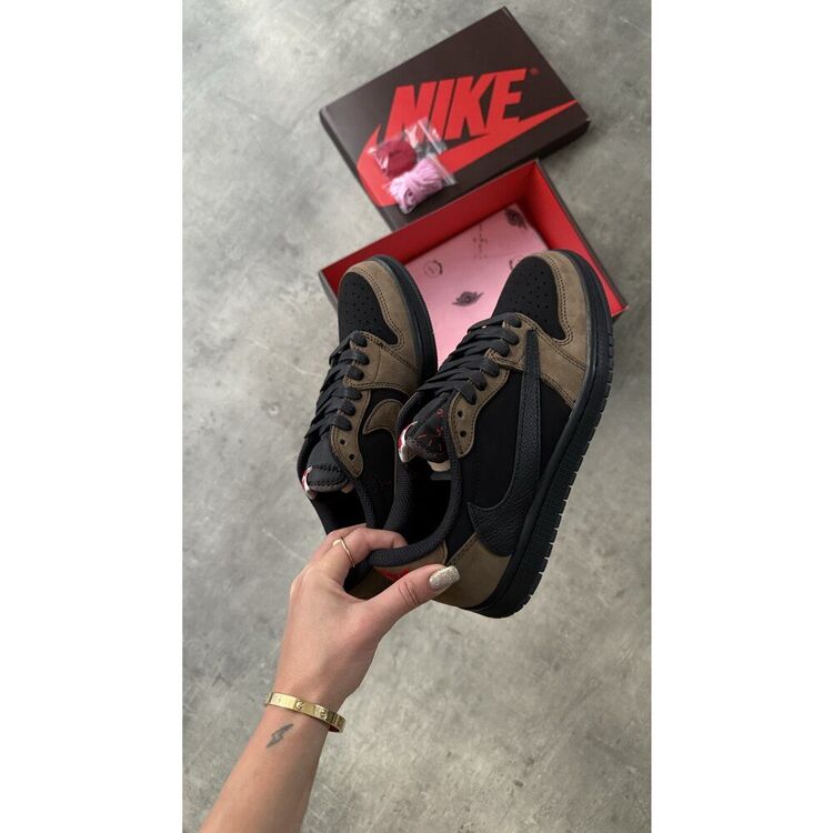 Travis Scott x Air Jordan 1 Low OG ‘Velvet Brown”