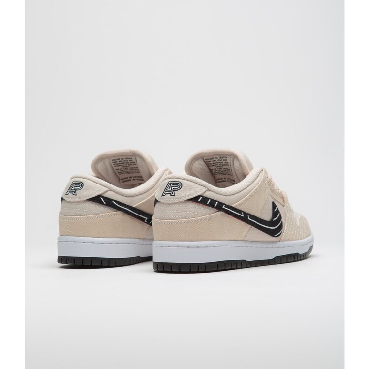 Nike SB x Albino & Preto Dunk Low