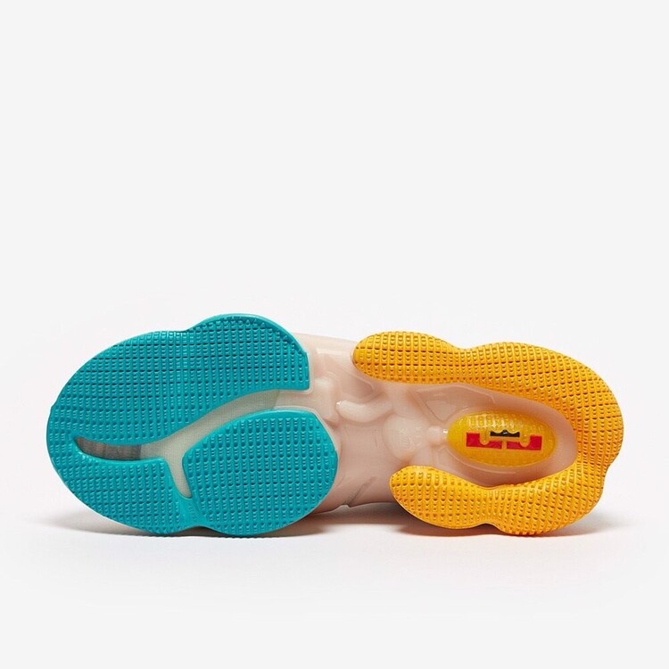 LeBron 19 Minneapolis Lakers