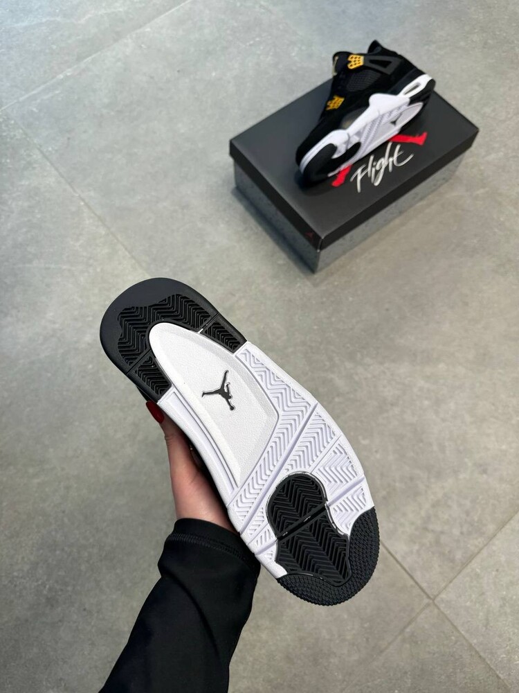 Air Jordan 4 Retro