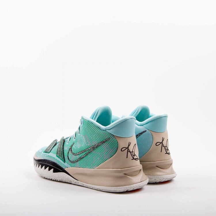 Kyrie 7 “COPA”