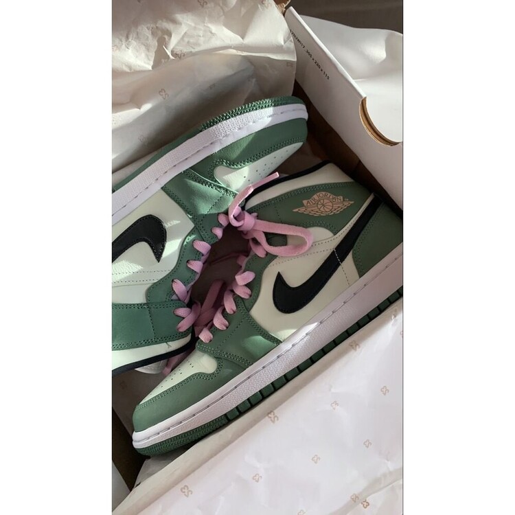 Nike Air Jordan 1 Mid