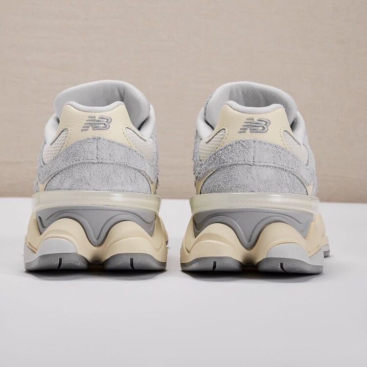 New Balance 9060 - QUARTZ GREY
