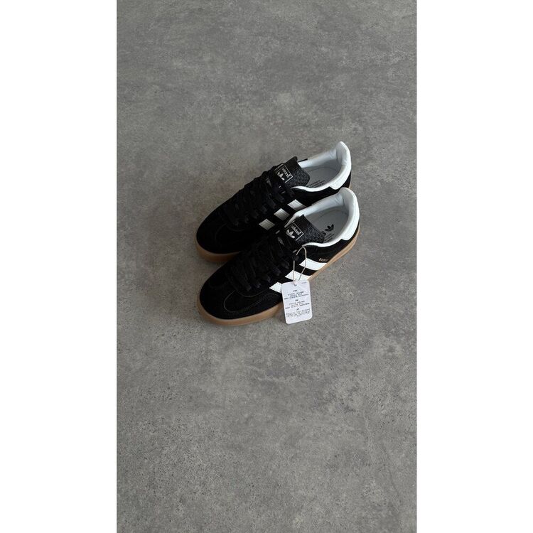 Gazelle “Black & White”