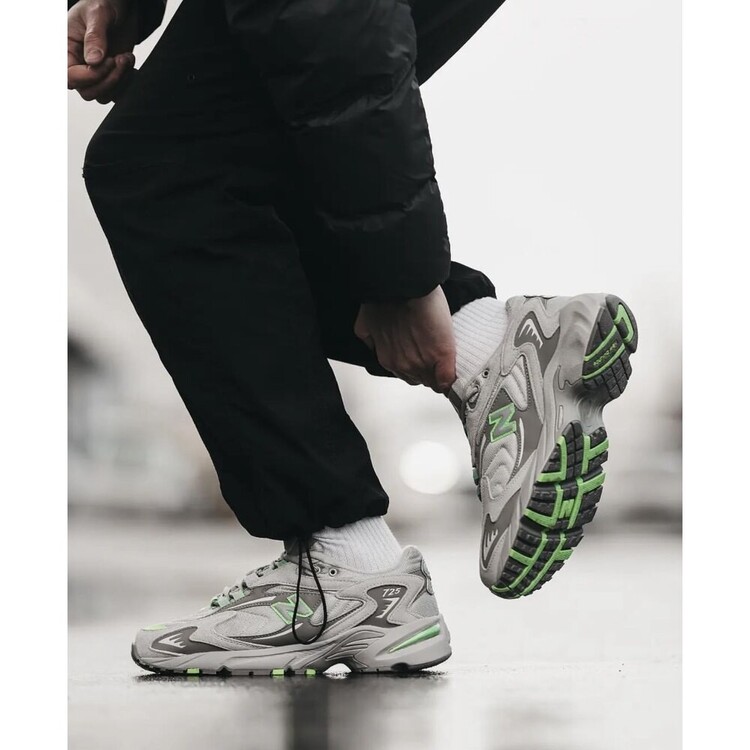New Balance 725 Grey Green