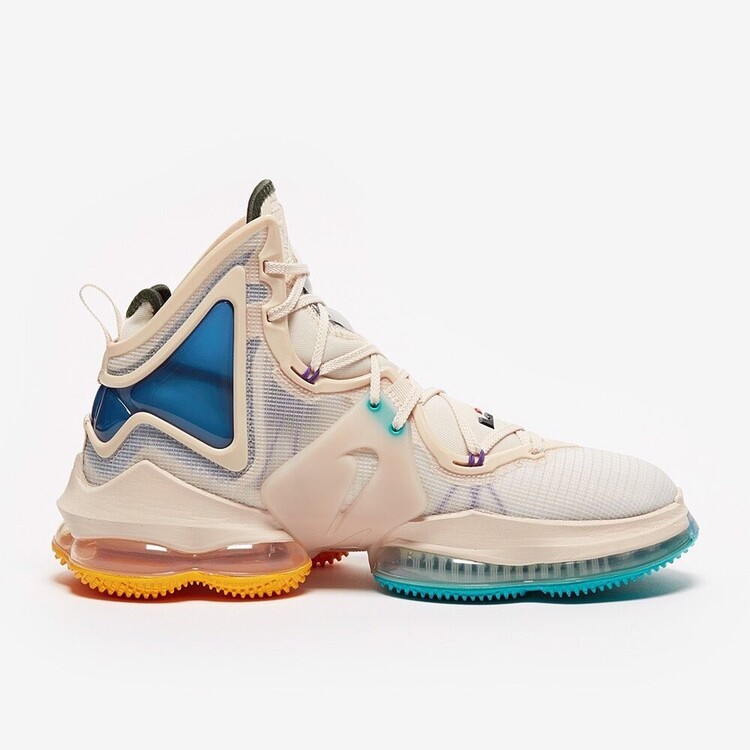 LeBron 19 Minneapolis Lakers