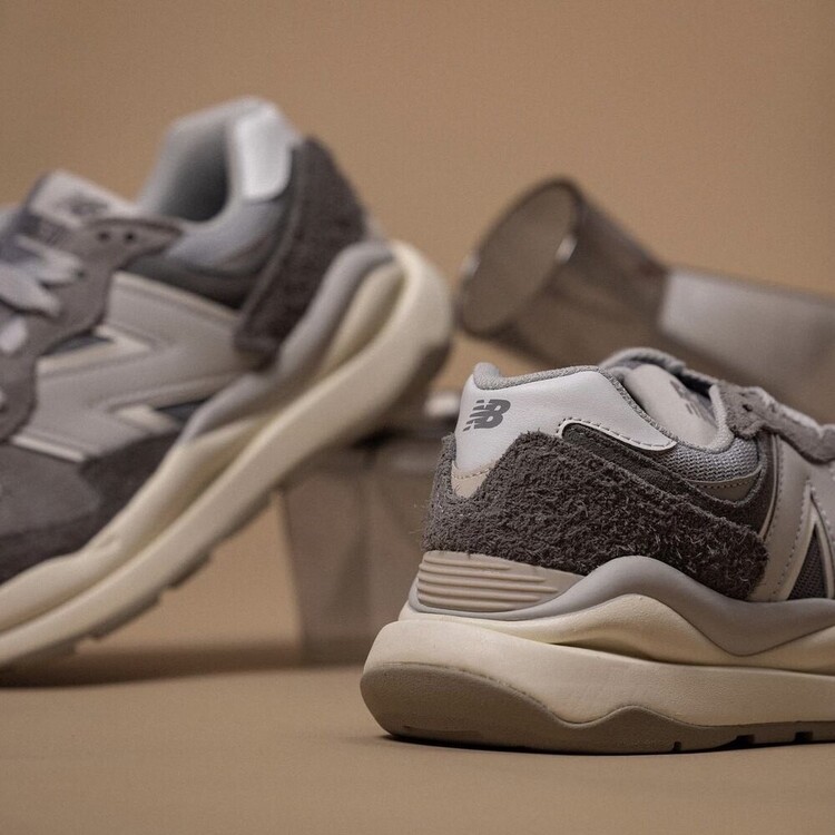 New Balance 5740 Grey