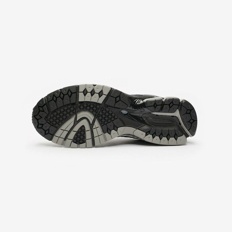 New Balance 860 v2 Black Silver Metallic