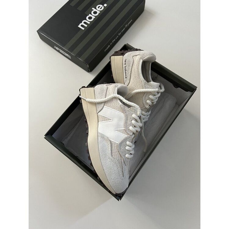 New Balance 327 “Sea Salt Linen”