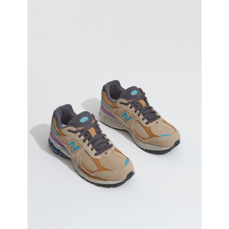 NEW BALANCE 2002R BROWN