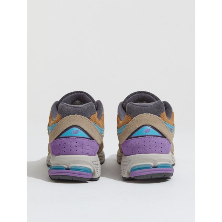 NEW BALANCE 2002R BROWN