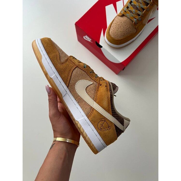 Nike Dunk Low SE Teddy Bear Praline