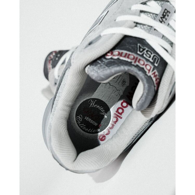 New Balance 990v3