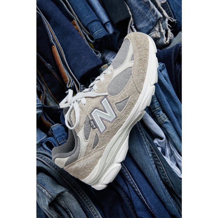 New Balance 990 V3 x LEVİS