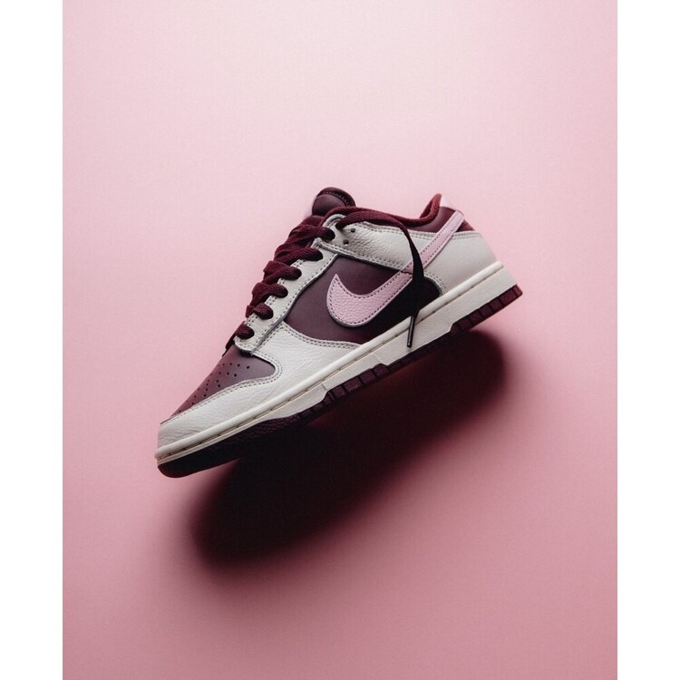 Dunk Low “Valentine’s Day”