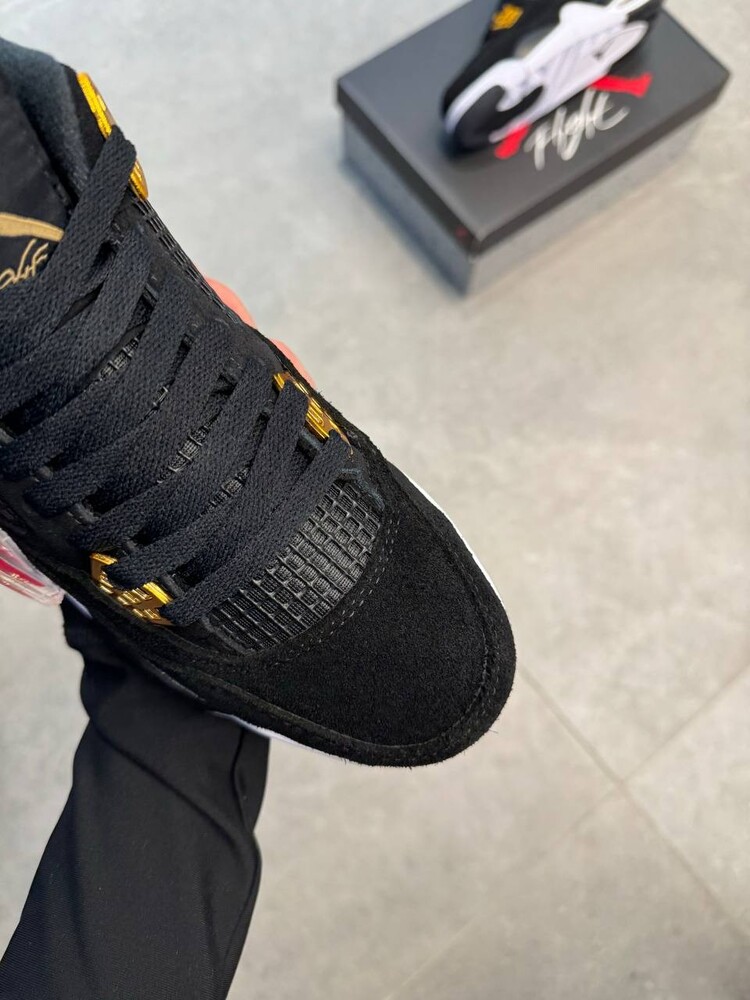 Air Jordan 4 Retro