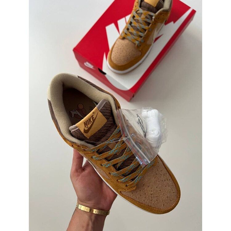 Nike Dunk Low SE Teddy Bear Praline