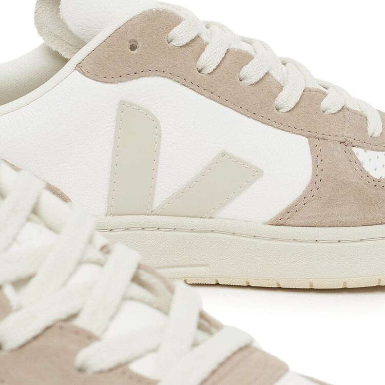 Veja Extra White Sahara Emeraude