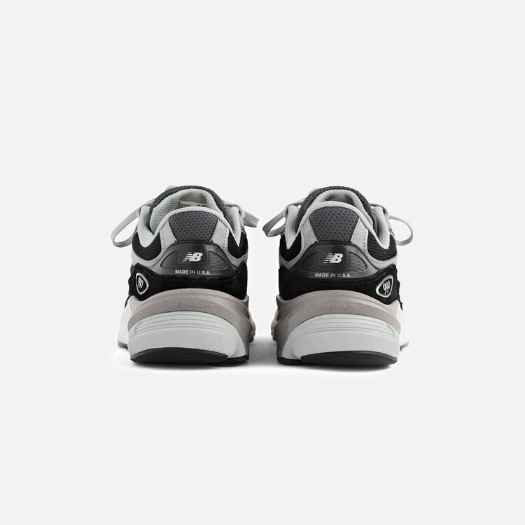 New Balance 990 V6 Black