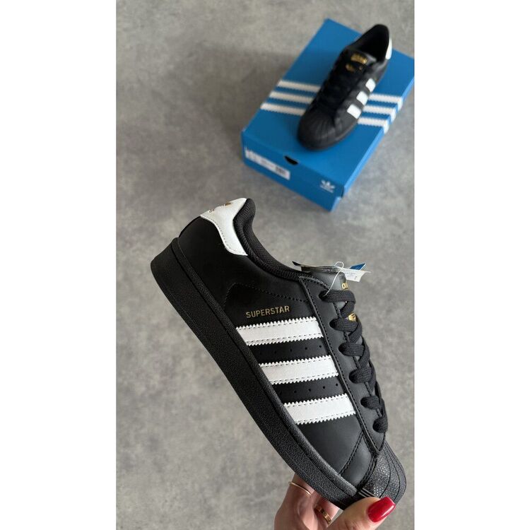 Superstar Black White