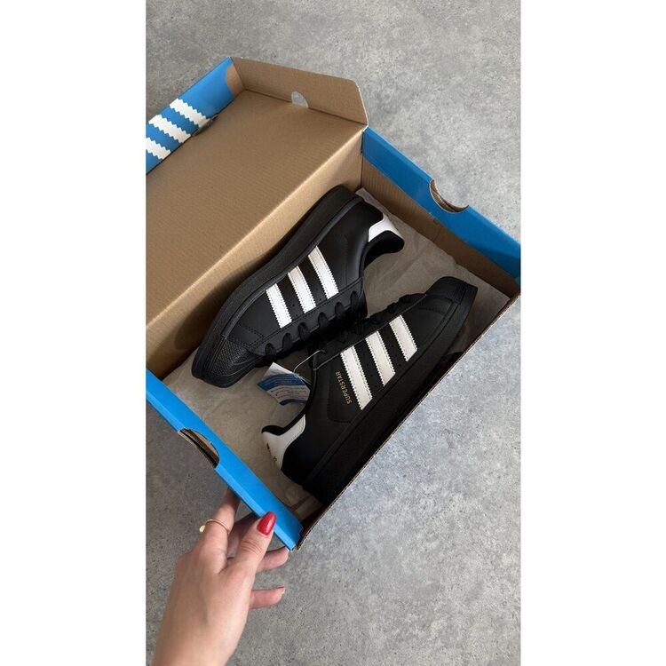 Superstar Black White