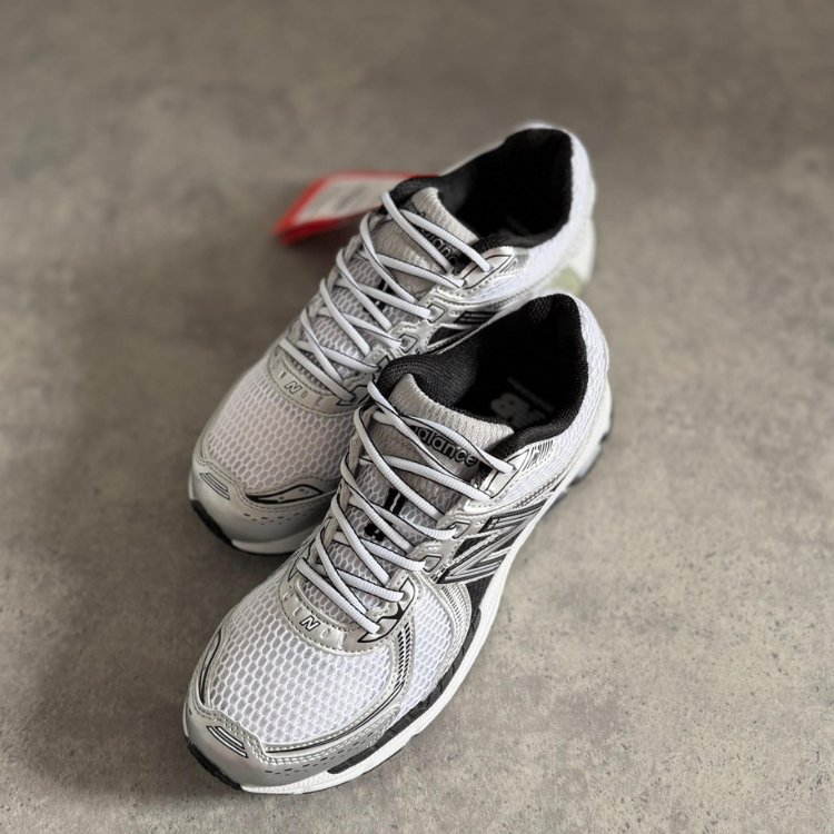 New Balance 860v2 Black White Silver
