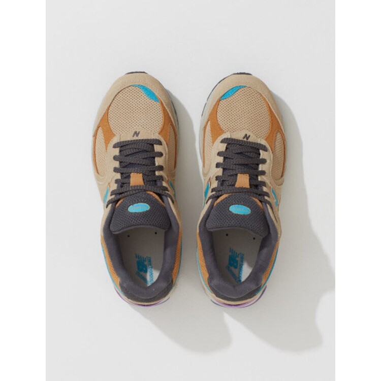 NEW BALANCE 2002R BROWN