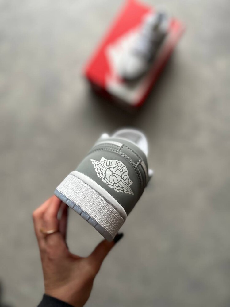 Air Jordan 1 Low 