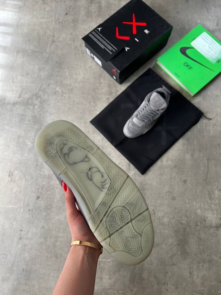 Air Jordan 4 Retro KAWS Cool Grey