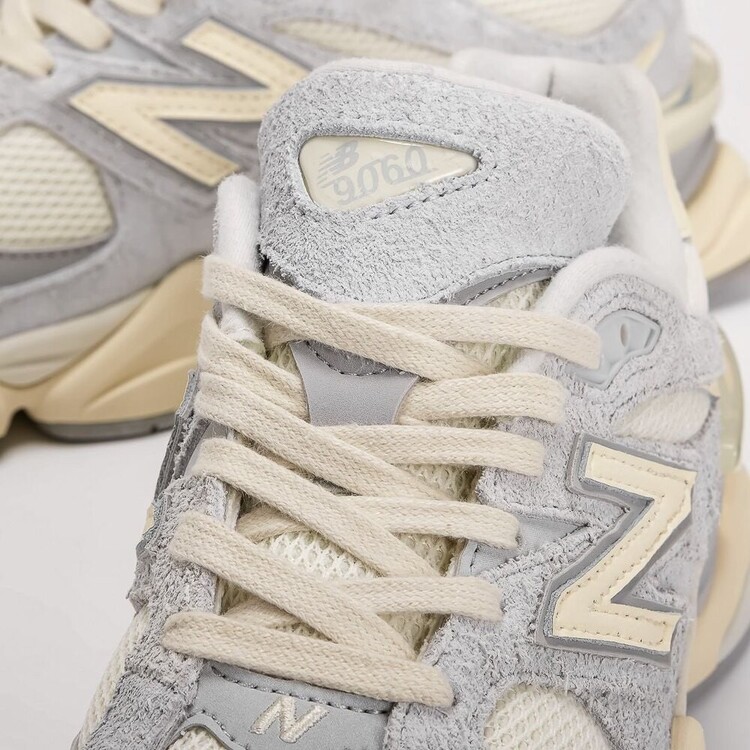 New Balance 9060 - QUARTZ GREY
