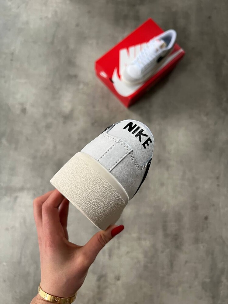 Blazer Low Platform White & Black