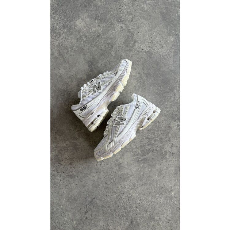 New Balance 740 “White Silver Cream”