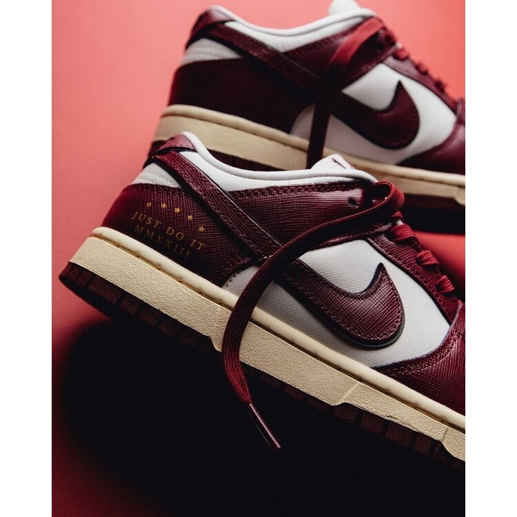 Dunk Low SE Just Do It