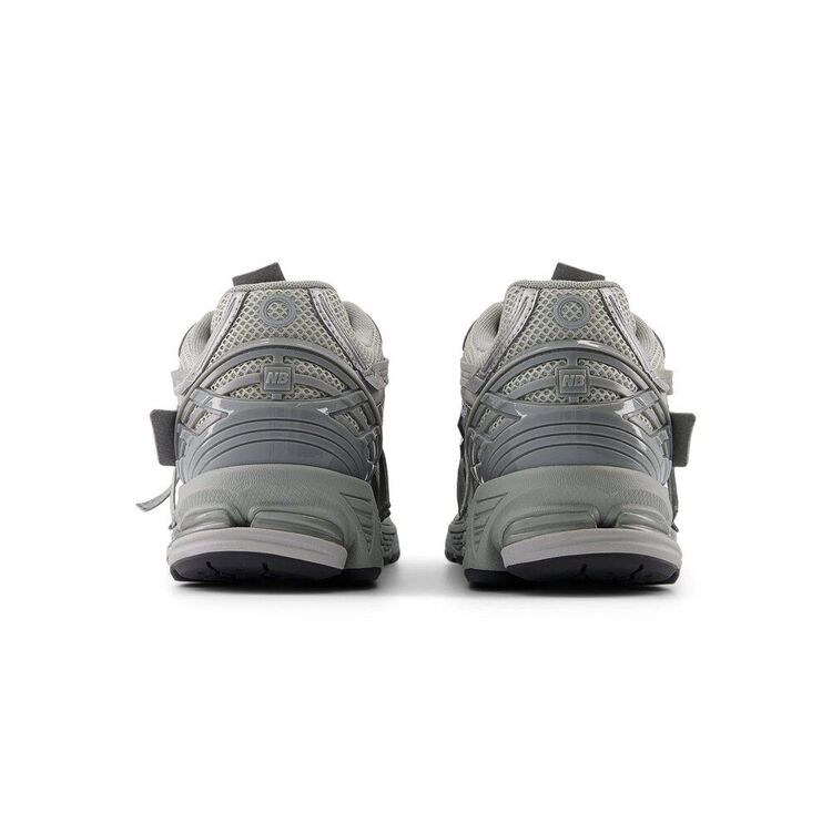 New Balance “1906A - Concrete Silver”