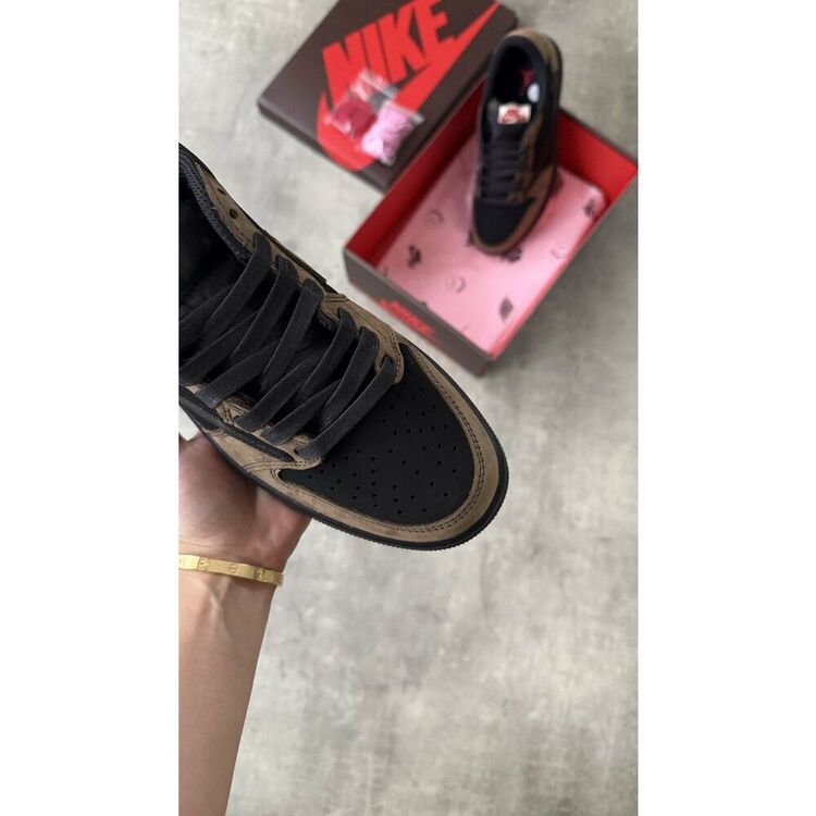 Travis Scott x Air Jordan 1 Low OG ‘Velvet Brown”