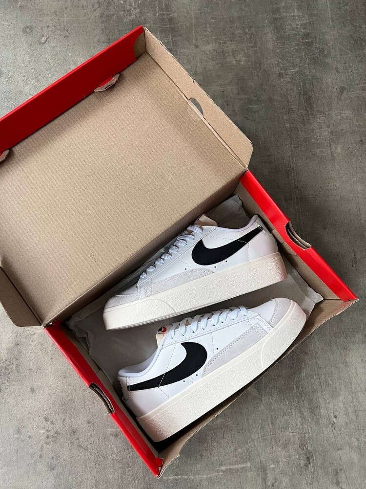 Blazer Low Platform White & Black